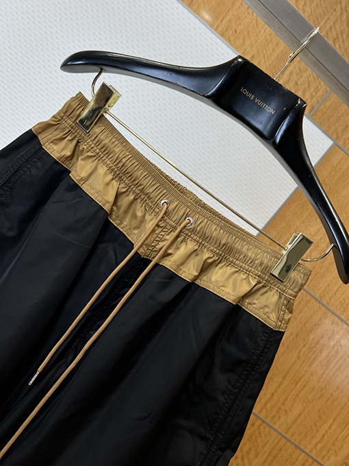 モンクレール カラーブロックのドローストリングショーツ