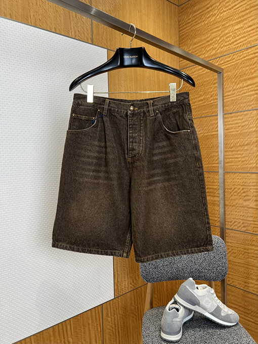 ルイヴィトンスーパーコピー レザーラベル付きダメージをしたウォッシュドデニムショートパンツ