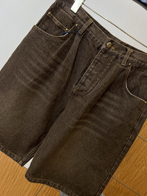 ルイヴィトンスーパーコピー レザーラベル付きダメージをしたウォッシュドデニムショートパンツ