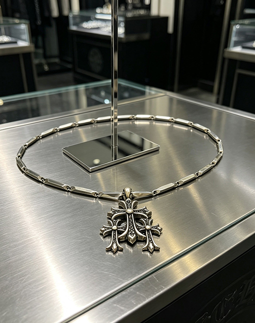 クロムハーツ ブラックダイヤモンド トリプルクロス バンブーチェーン