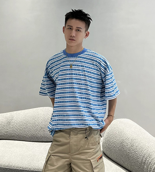 クロムハーツ ストライプロゴプリントクルーネック半袖Tシャツ