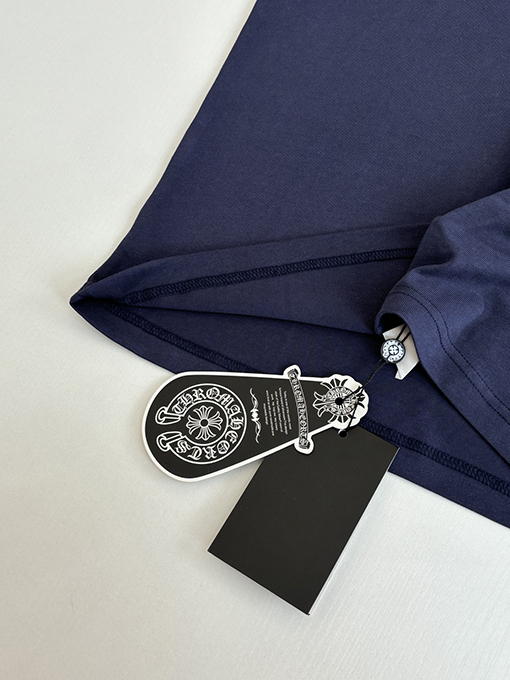 クロムハーツ サンスクリット文字のロゴ入りクロスプリント長袖シャツ