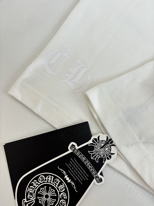 クロムハーツブランドコピー 新モデルサンスクリット文字のロゴ入りクロスプリント長袖シャツ