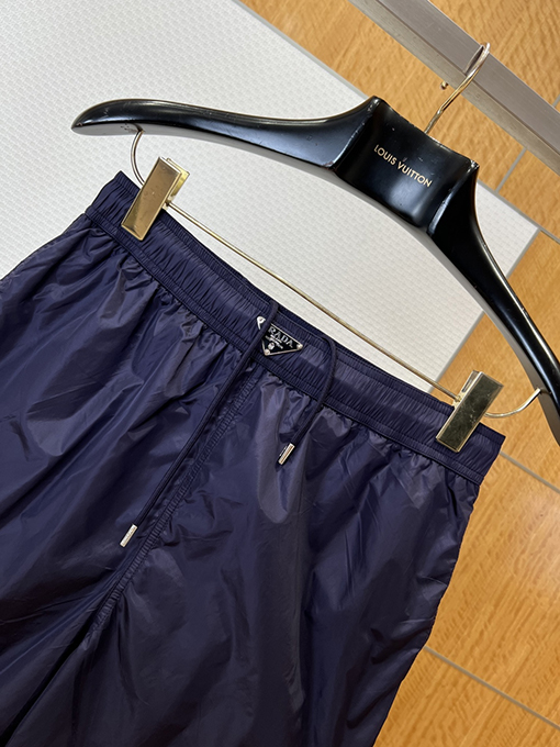 プラダスーパーコピー 三角形のラベルが付いたドローストリング付きカジュアルショーツ