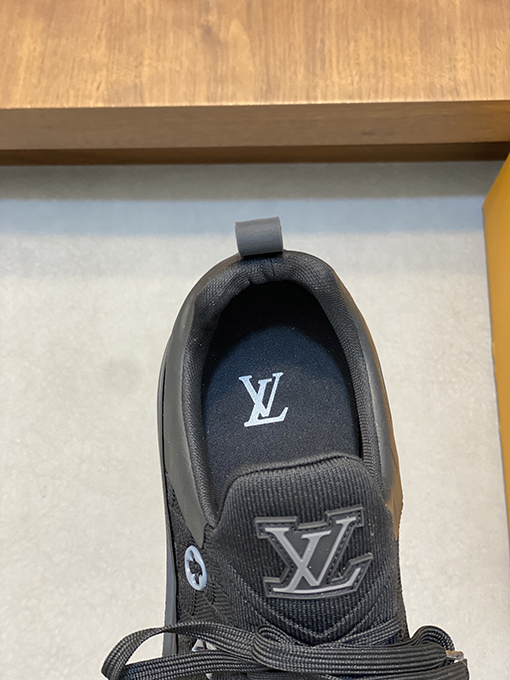 ルイヴィトンブランドコピー フライニットスニーカー