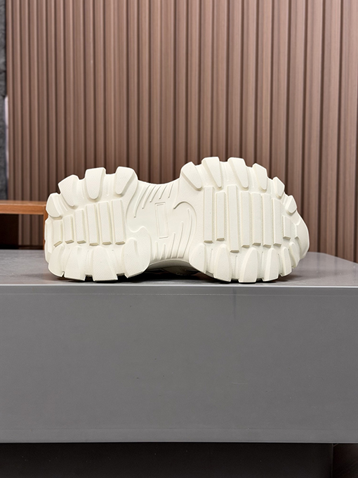 モンクレール プラットフォームダッドシューズ