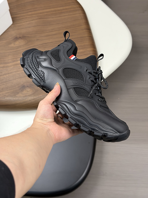 モンクレール プラットフォームダッドシューズ