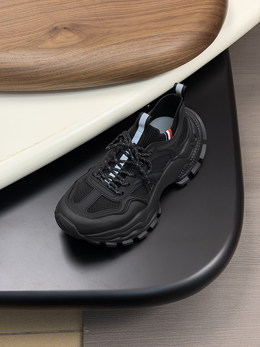 モンクレール プラットフォームダッドシューズ