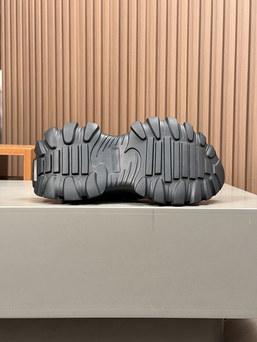 モンクレール プラットフォームダッドシューズ