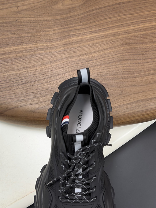 モンクレール プラットフォームダッドシューズ