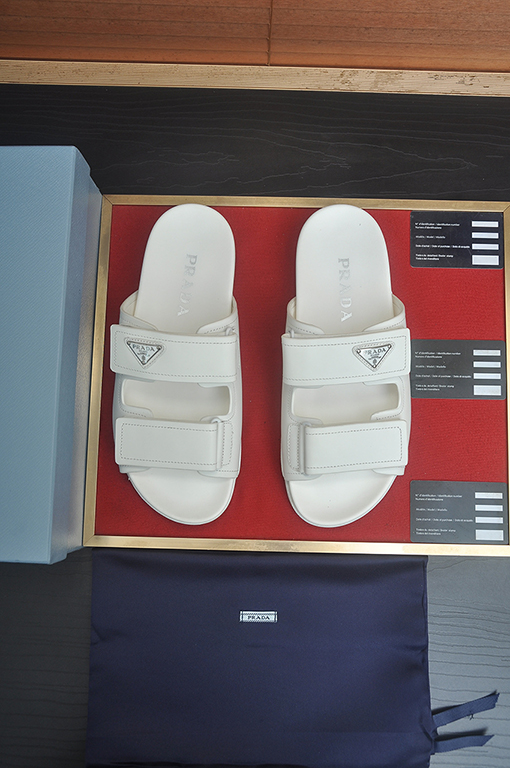 プラダ ニュークラシックブティックスリッパ