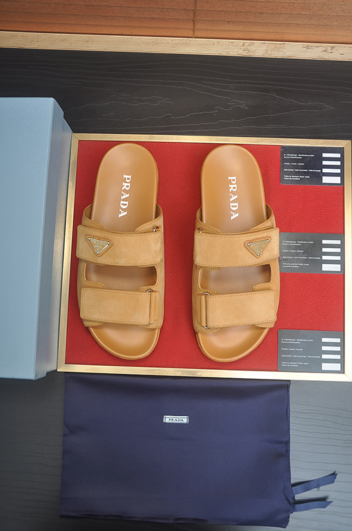 プラダ ニュークラシックブティックスリッパ