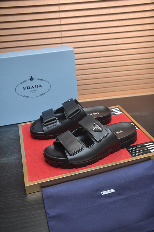 プラダ ニュークラシックブティックスリッパ