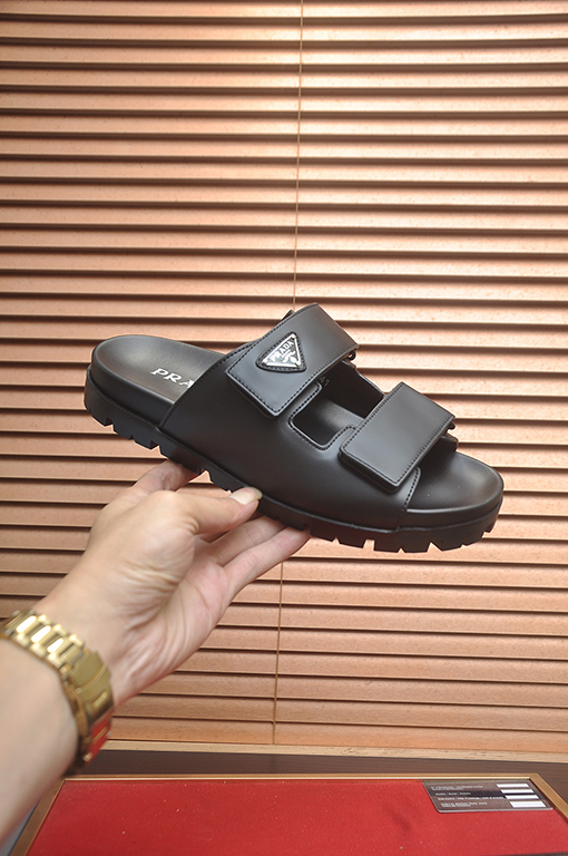 プラダ ニュークラシックブティックスリッパ