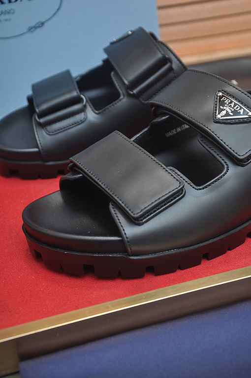 プラダ ニュークラシックブティックスリッパ