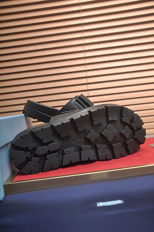 プラダ ニュークラシックブティックスリッパ