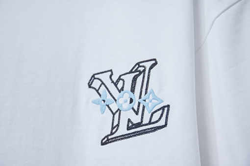 ルイヴィトン LV 新モデル透かし刺繍入り半袖Tシャツ