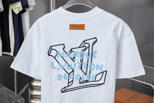 ルイヴィトン LV 新モデル透かし刺繍入り半袖Tシャツ