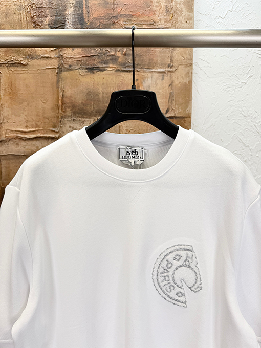 エルメスブランドスーパーコピー Hermes 刺繍アップリケ付き半袖Tシャツ