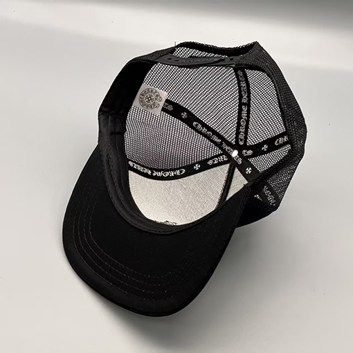 クロムハーツ クラシックなクロスのベースボールキャップ