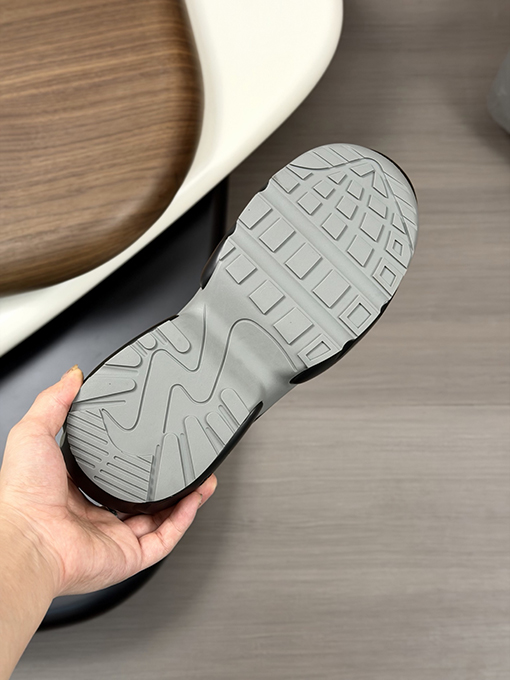 ルイヴィトン 新モデルカジュアルスポーツシューズ