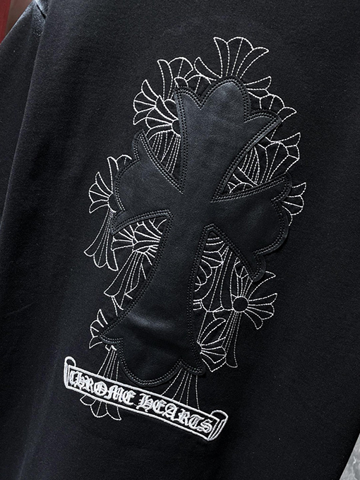 クロムハーツ クラシックなクロスパッチワークレザーのスプレーペイント半袖Tシャツ