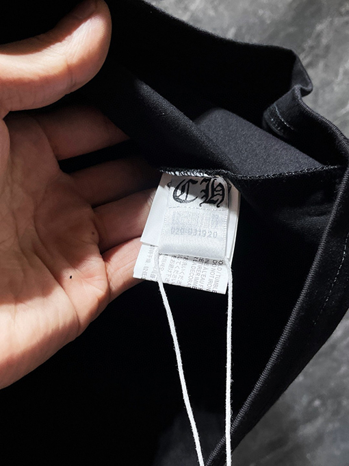 クロムハーツ クラシックなクロスパッチワークレザーのスプレーペイント半袖Tシャツ