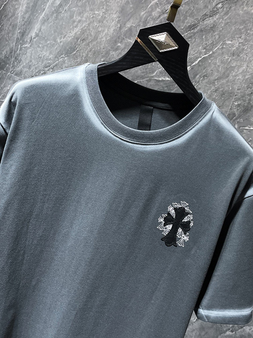 クロムハーツ クラシックなクロスパッチワークレザーのスプレーペイント半袖Tシャツ