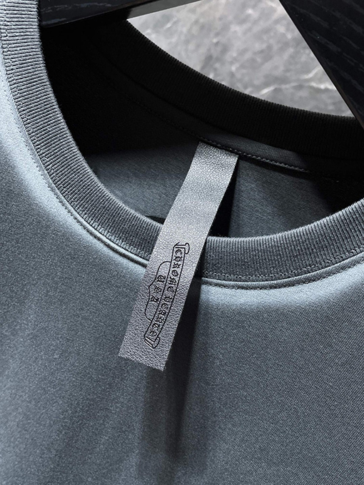 クロムハーツ クラシックなクロスパッチワークレザーのスプレーペイント半袖Tシャツ