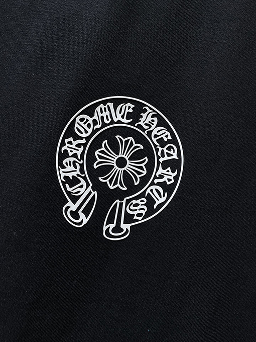 クロムハーツコピー クラシックなカラフルな手描きの蹄鉄の文字がプリントされた半袖Tシャツ