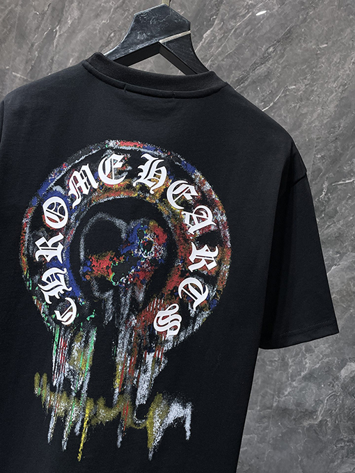 クロムハーツコピー クラシックなカラフルな手描きの蹄鉄の文字がプリントされた半袖Tシャツ