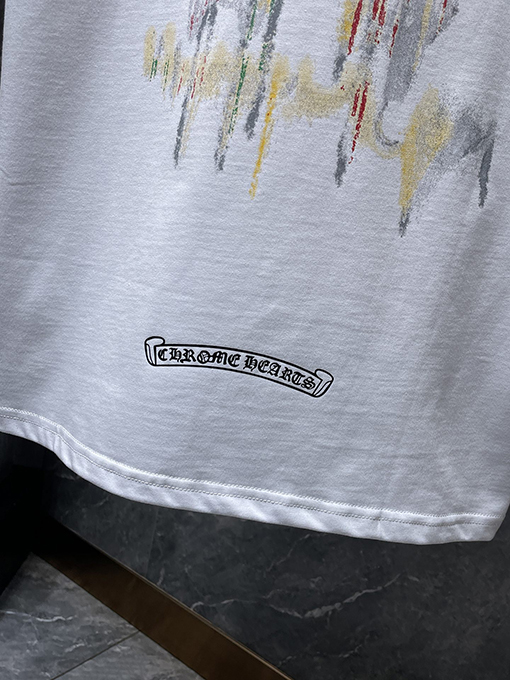 クロムハーツコピー クラシックなカラフルな手描きの蹄鉄の文字がプリントされた半袖Tシャツ