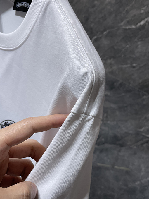 クロムハーツコピー クラシックなカラフルな手描きの蹄鉄の文字がプリントされた半袖Tシャツ