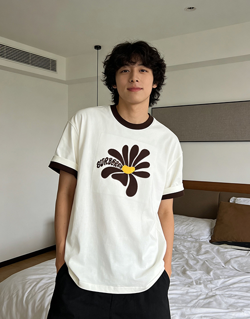 バーバリーコピー BURBERRY デイジーの文字刺繍りクルーネック半袖Tシャツ