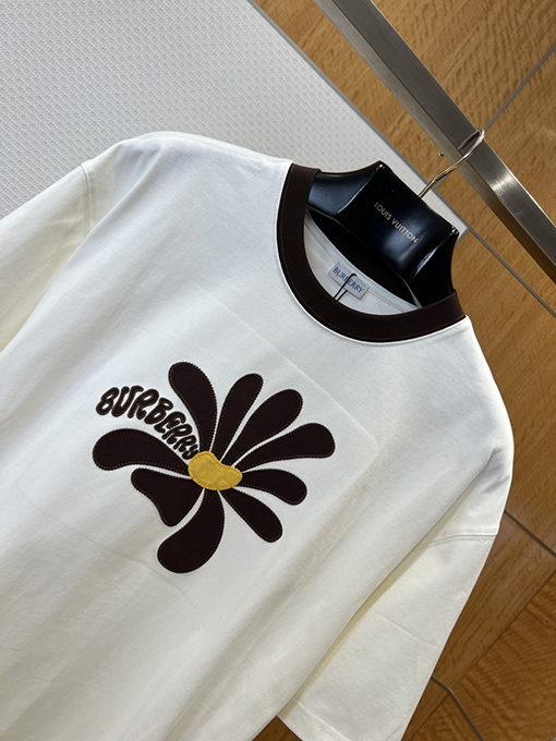 バーバリーコピー BURBERRY デイジーの文字刺繍りクルーネック半袖Tシャツ