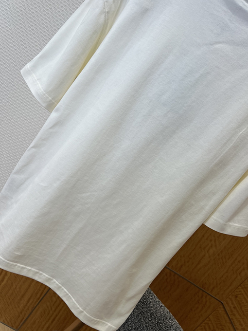 バーバリーコピー BURBERRY デイジーの文字刺繍りクルーネック半袖Tシャツ