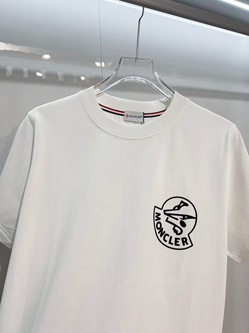 モンクレール クラシックなプリントロゴがエンボスされた半袖Tシャツ
