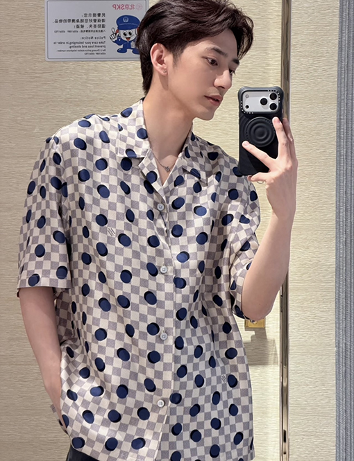 ルイヴィトンスーパーコピー チェック柄のドット柄半袖シャツ