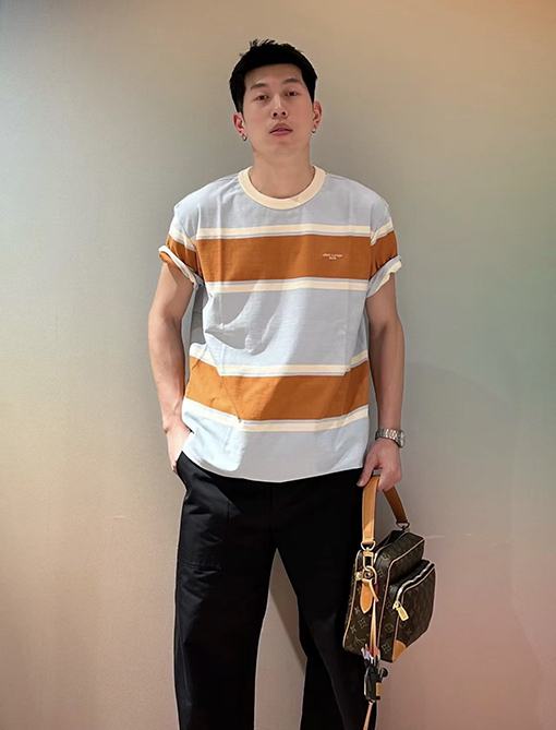 ルイヴィトンコピー LOUIS VUITTON ストライプ刺繍入り半袖Tシャツ