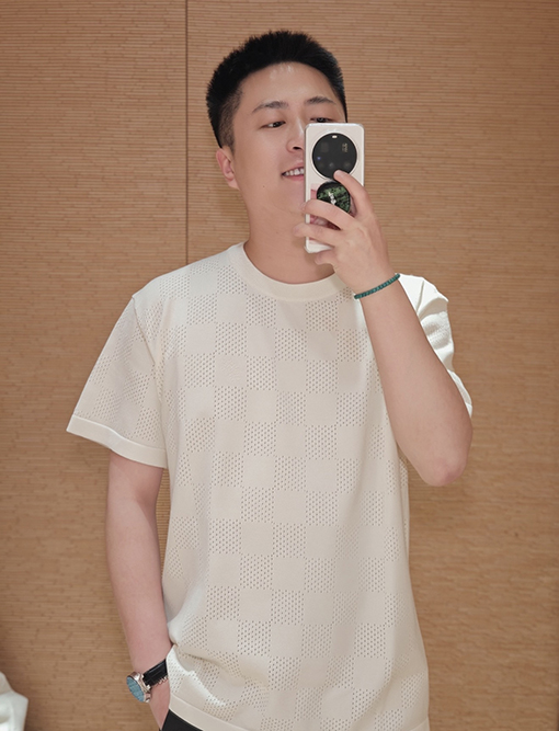 ルイヴィトン メッシュロゴ入り半袖クルーネックTシャツ