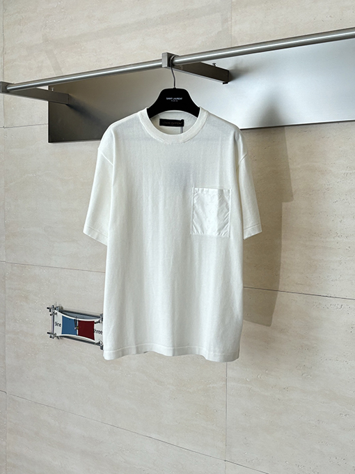 ルイヴィトンコピー Monogram ナイロンポケット付きニット半袖Tシャツ