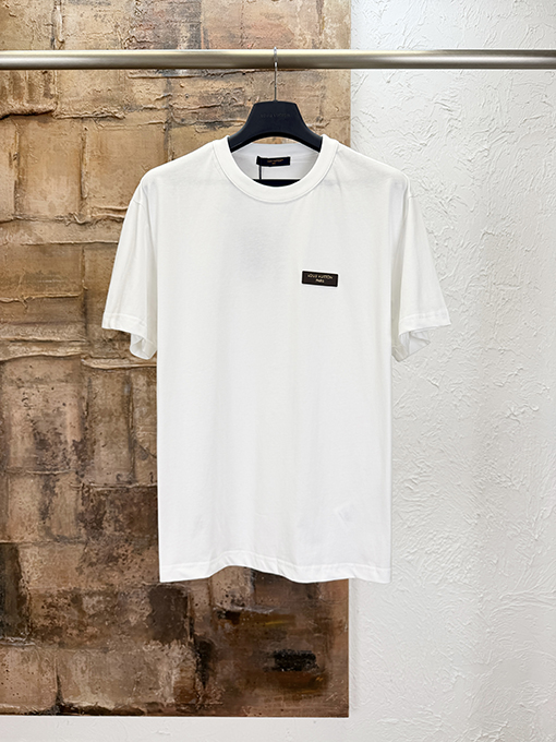 ルイヴィトン クラシックなゴールド箔レザーの半袖Tシャツ