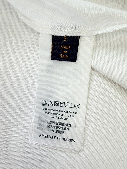 ルイヴィトン クラシックなゴールド箔レザーの半袖Tシャツ