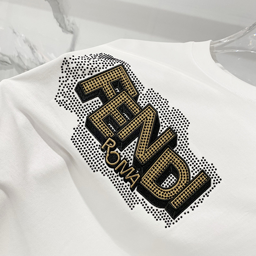フェンディ FENDI 刺繍文字ロゴラインストーン付き半袖Tシャツ