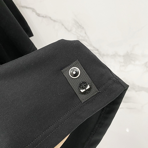 フェンディ FENDI 刺繍文字ロゴラインストーン付き半袖Tシャツ