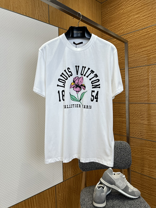 ルイヴィトンブランドコピー LOUIS VUITTON アイリスの花のロゴプリント入りクルーネック半袖Tシャツ