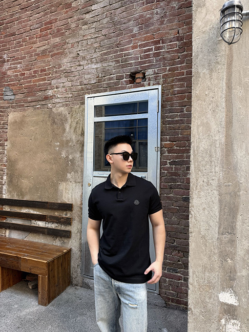 モンクレール Moncler バッジプリント入り半袖ポロシャツ