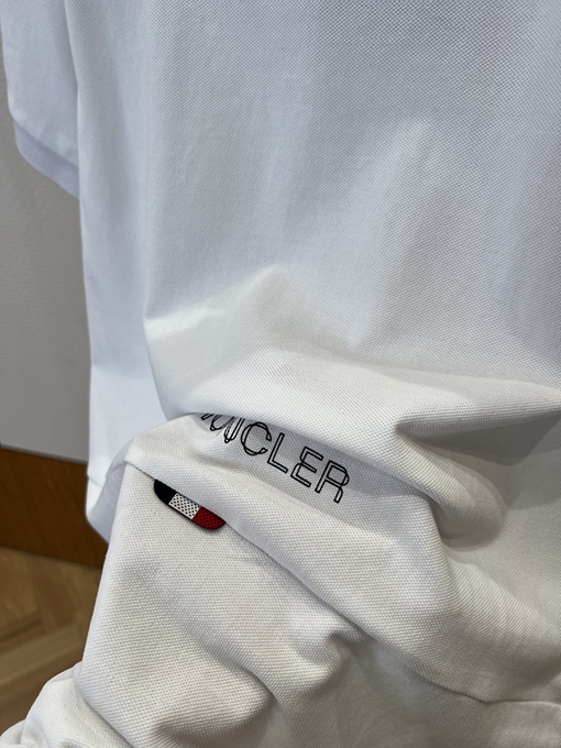 モンクレール Moncler バッジプリント入り半袖ポロシャツ