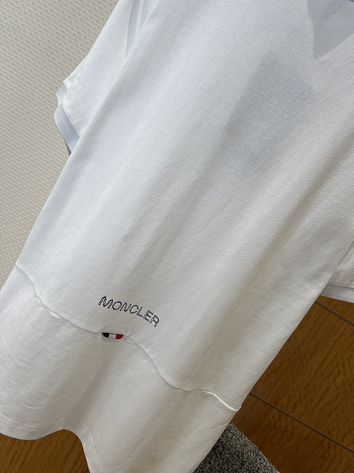 モンクレール Moncler バッジプリント入り半袖ポロシャツ