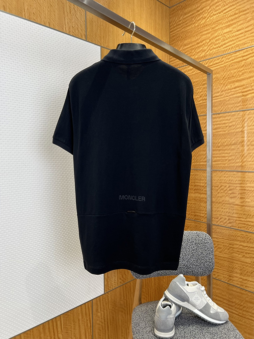 モンクレール Moncler バッジプリント入り半袖ポロシャツ